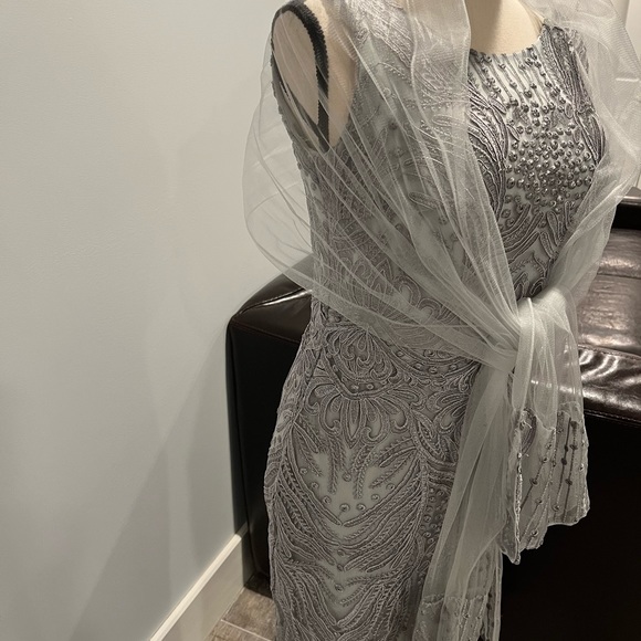 Cameron Blake V-Back Gown 119644- Gorgeous!! - Picture 7 of 8